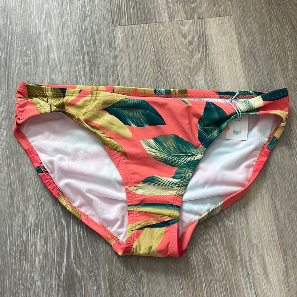Floral swim bottoms!!